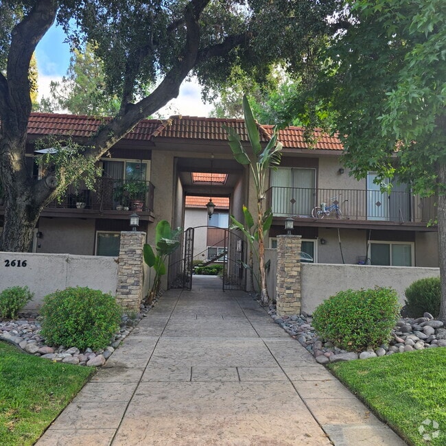 2616 Alpine Blvd