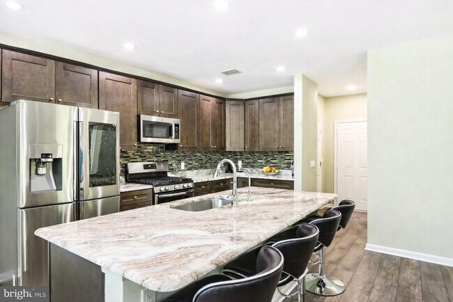 Foto del edificio - 206 Shields Ct