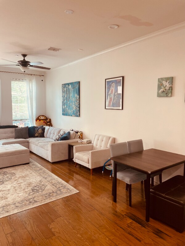 Foto del edificio - 5023 Parkview Pl