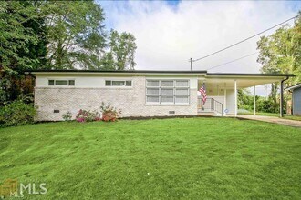 Building Photo - 22 Willow Dr