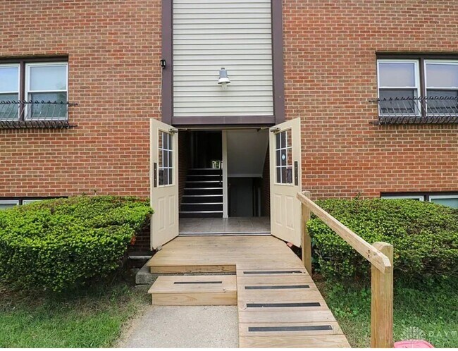 Foto del edificio - 311 N College Ave