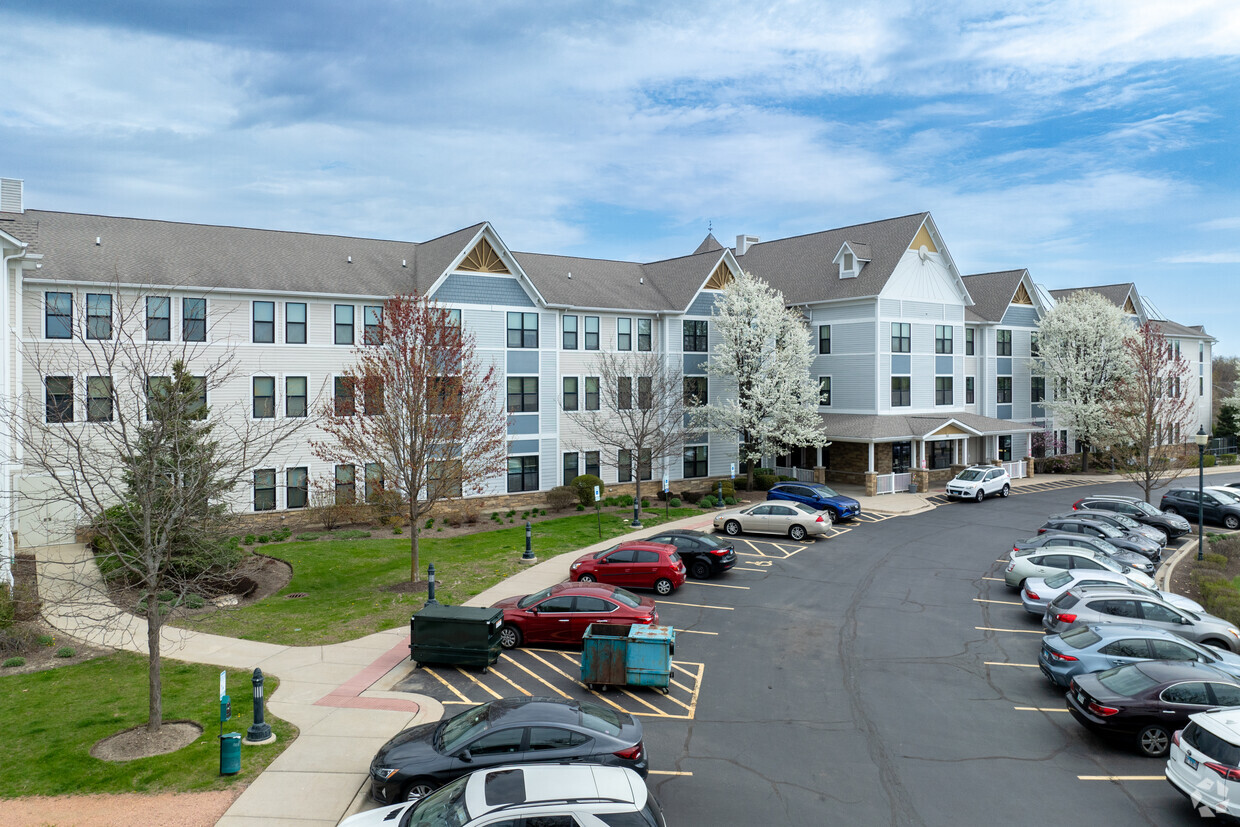 Primary Photo - Lakefront Residences at Grayslake