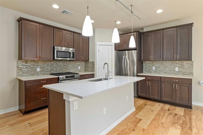 Foto del edificio - 4008 Valley View Rd