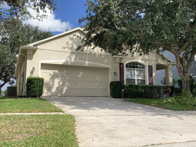 Building Photo - 4 Bed/2 Bath on the golf course!