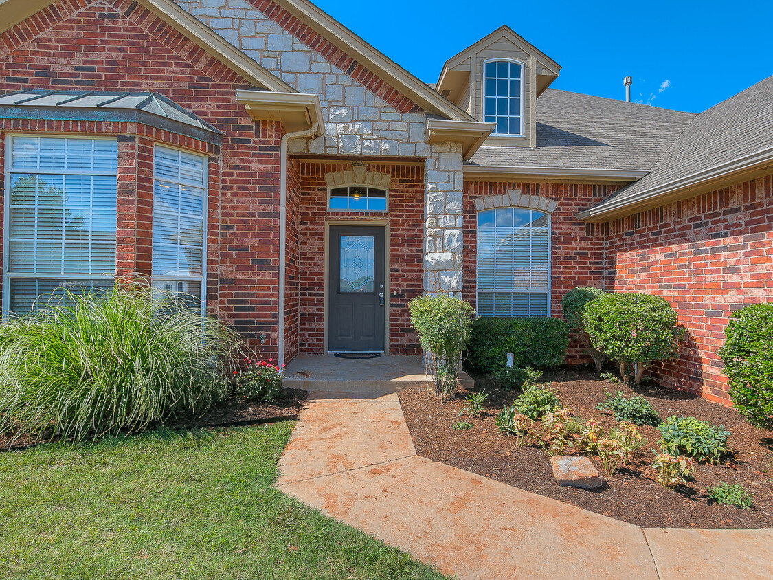 Foto principal - Lone Oak Ridge + Gated Community + 4 beds/...