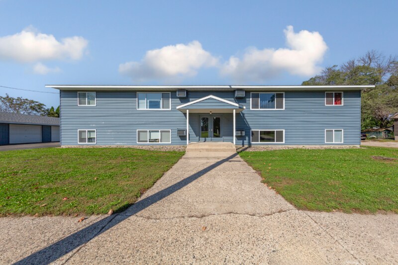 Foto principal - 1402 Division St W