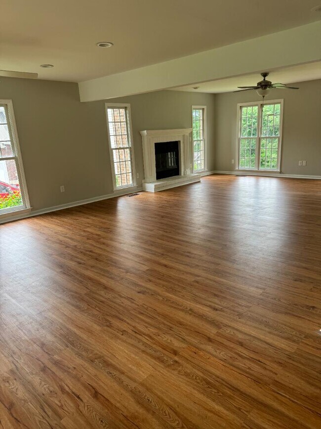 Foto del edificio - 3507 Bondwood Cir