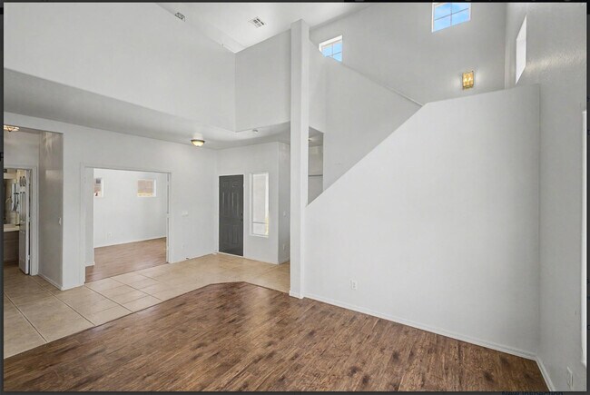 Foto del edificio - 542 E Bartlett Way