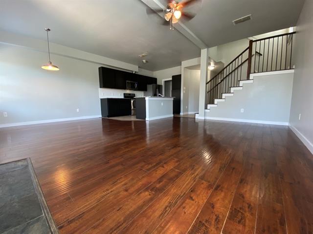Foto del edificio - 12501 Bay Ave