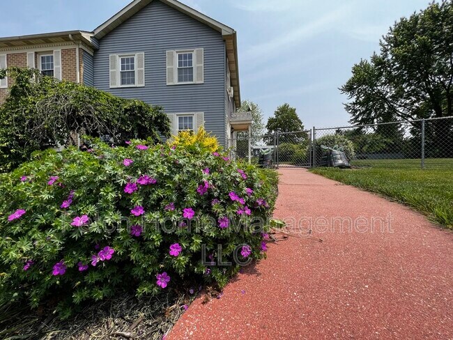 Building Photo - 2245 Olde Meadow Ct
