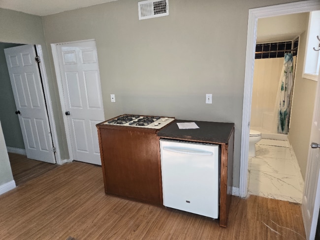 Foto del edificio - 4052 Capella St