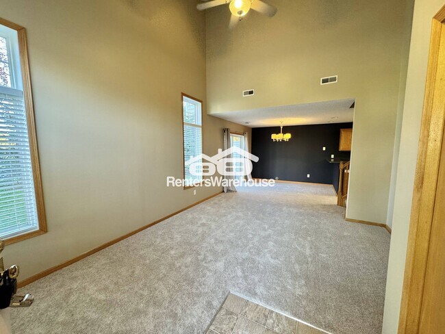 Foto del edificio - 17119 Eastwood Ave