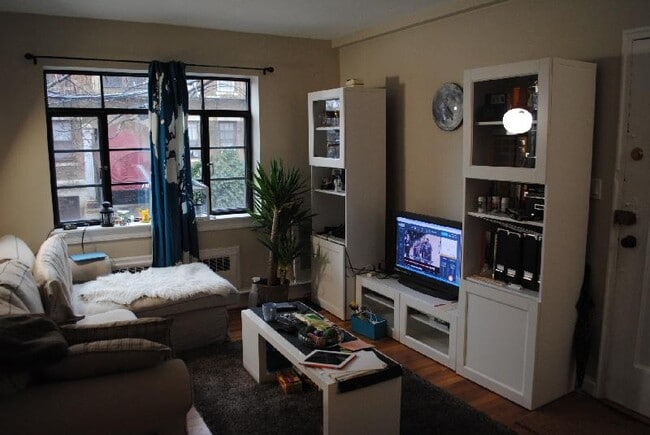 Foto del edificio - 69 Strathmore Rd