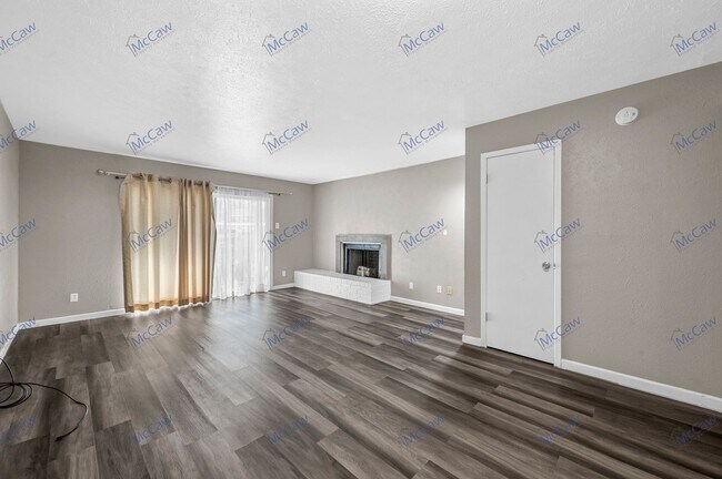 Building Photo - Fantastic 2-Bed 2.5-Bath Las Colinas Condo!