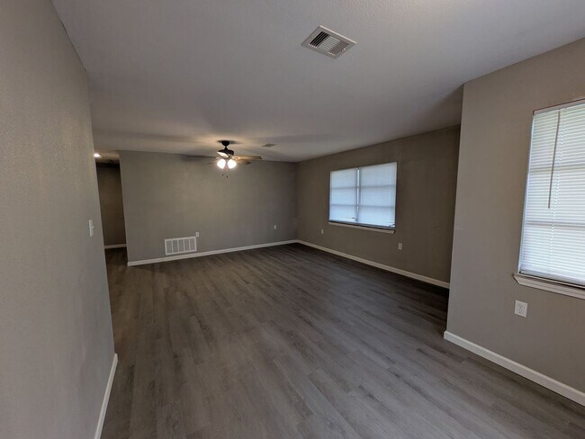 Foto del edificio - 5251 Procter St