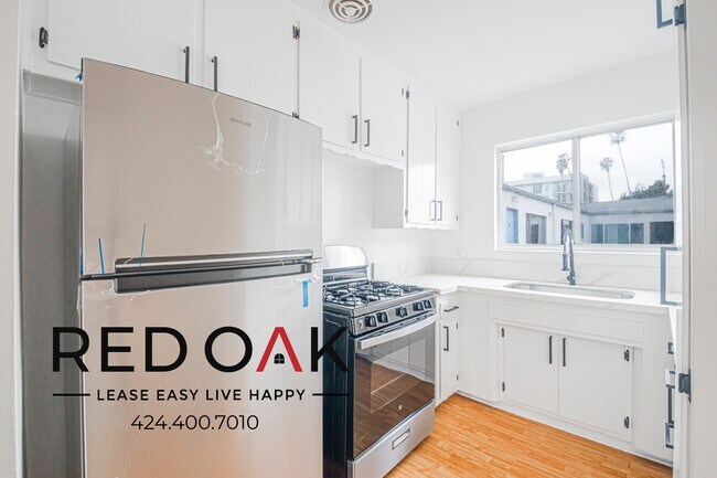 Building Photo - 439 S Catalina St