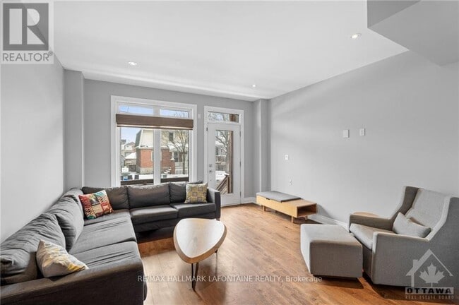 Building Photo - 477 Sunnyside Ave