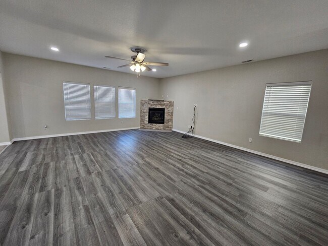 Building Photo - 3 Bed 3 bath house in 80925!!