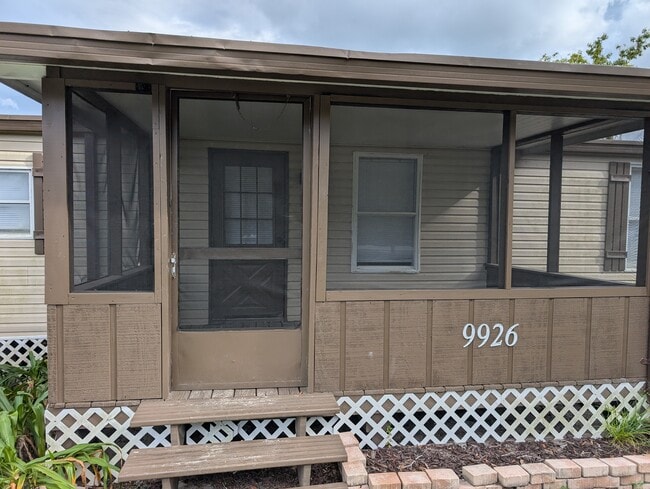 Building Photo - 26 Lake