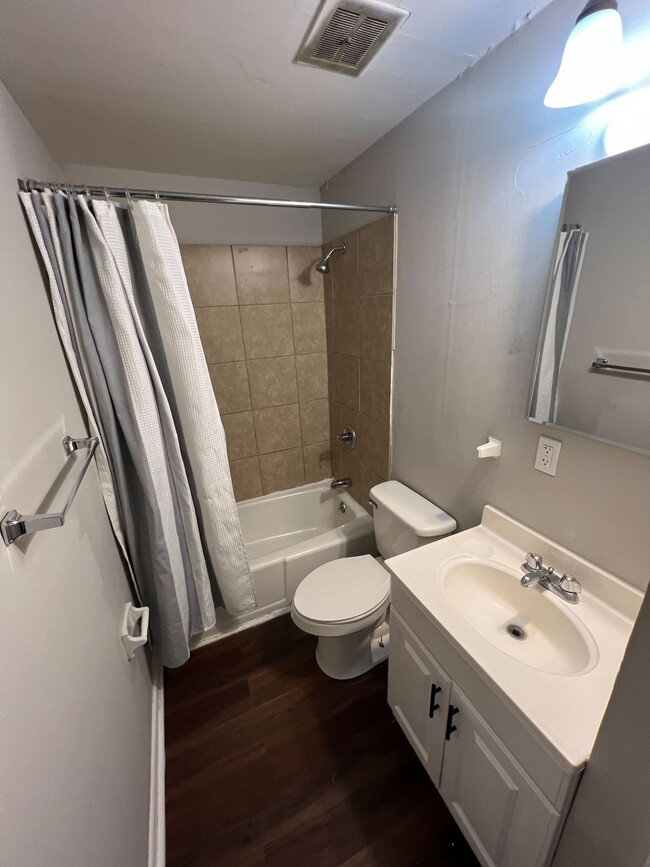 Foto del edificio - 3103 Barnett Ave
