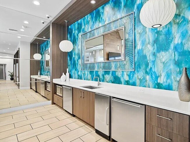 Foto del edificio - 700 Cocoanut Ave