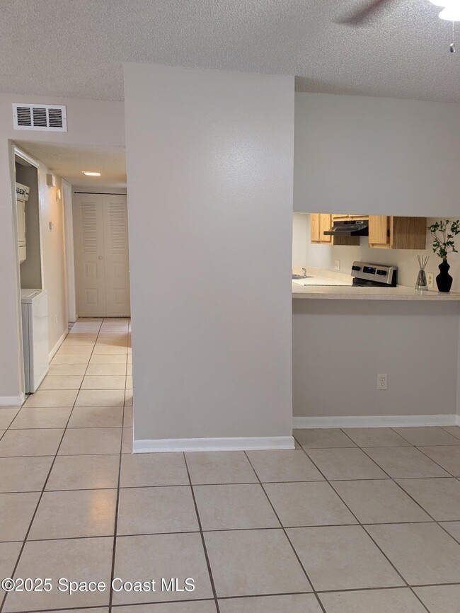Building Photo - 1648 Sunny Brook Ln