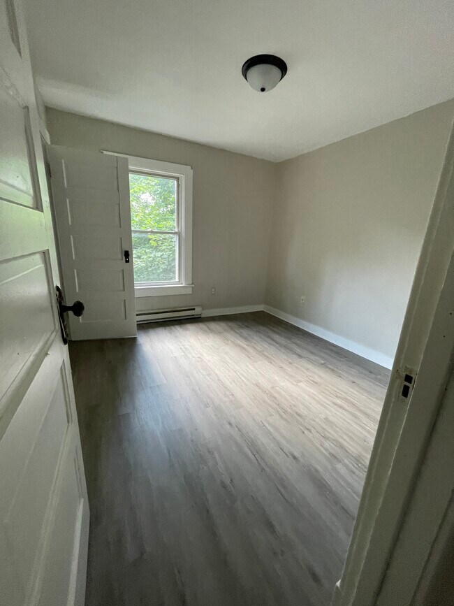 Dormitorio 1 - 50 Rowland Ave