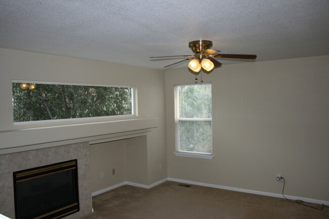 Building Photo - Special offer move in - Fantastic Home at ...