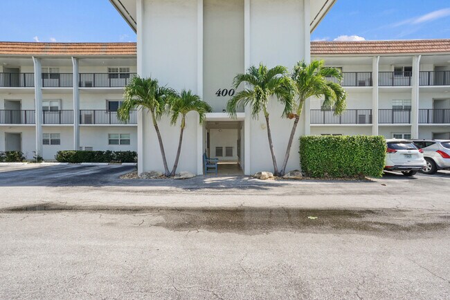 Foto del edificio - 400 Wilma Cir