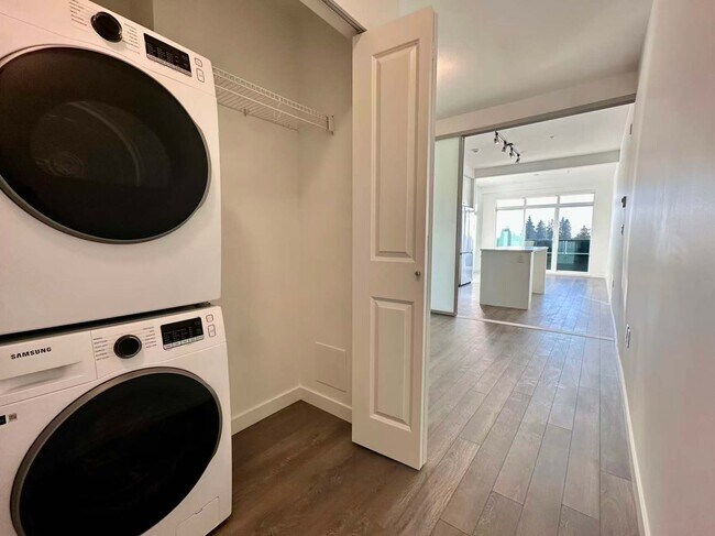 Building Photo - 15733 85 Av