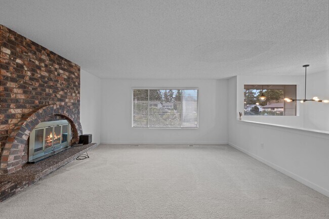 Building Photo - 3bd/1.75ba Mountlake Terrace Home