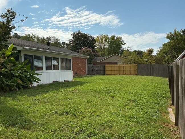 Building Photo - 137 Cheyenne Dr