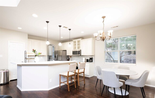 Foto del edificio - 2137 Goliad Cir