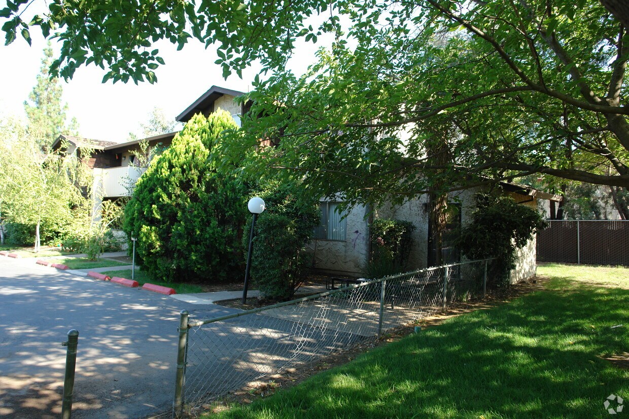 2270 Notre Dame Blvd, Chico, CA 95928 Apartments in Chico, CA