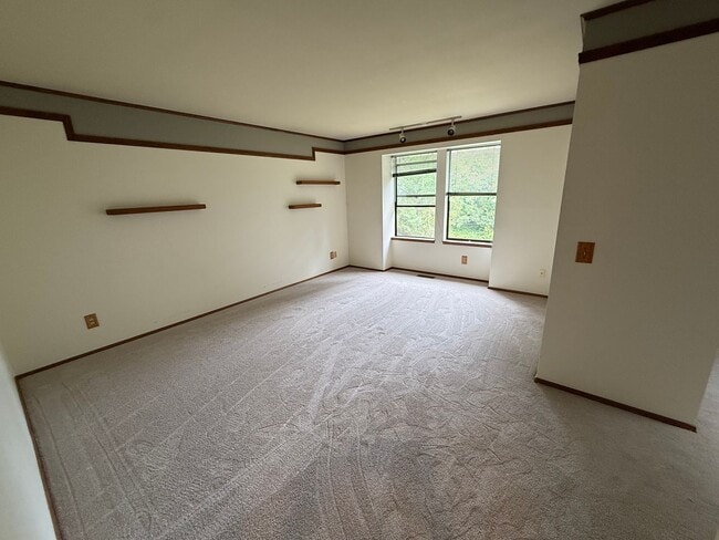 Building Photo - Spacious Mukilteo Home with Stunning Outdoor Living and Lush Landscaping