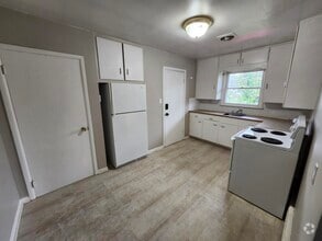 Building Photo - 1134 Rothesay Rd