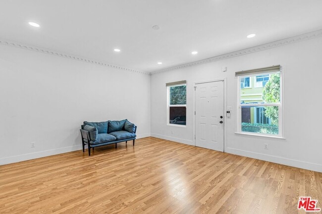 Foto del edificio - 246 Columbia Pl