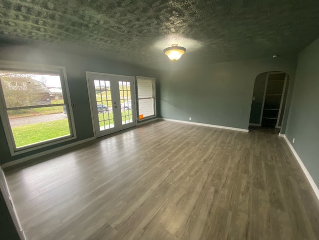 Building Photo - 3909 4th Ave