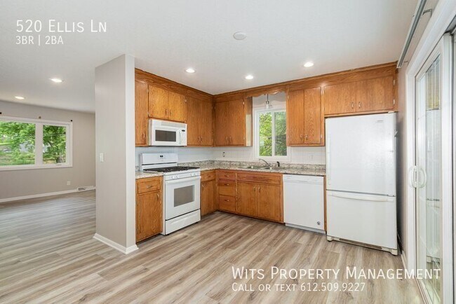 Foto del edificio - 520 Ellis Ln