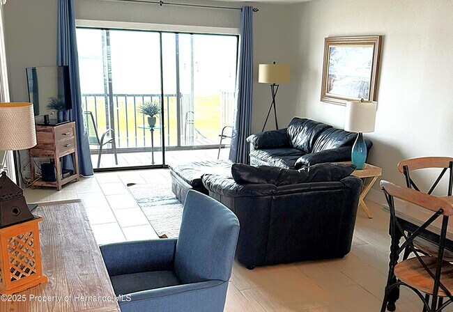 Foto del edificio - 4620 Bay Blvd