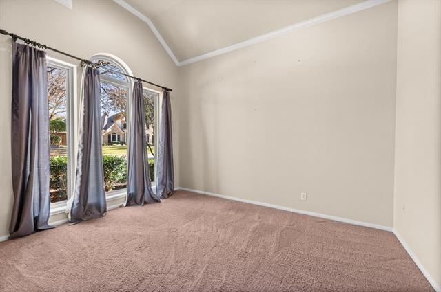 Building Photo - 1518 Lakeview Dr