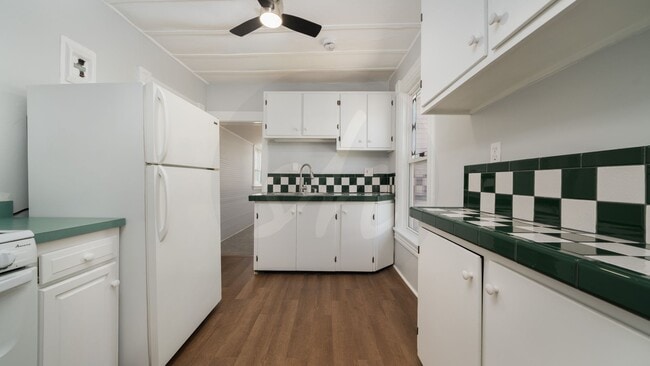 Photo - 317 E Monument St Apartment