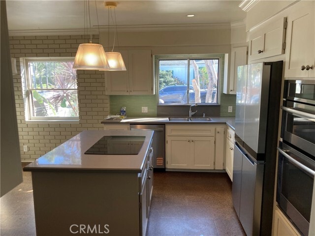 Foto del edificio - 4745 E 3rd St