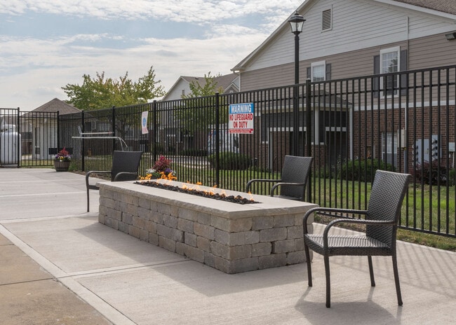 Building Photo - Centennial Park Apartments