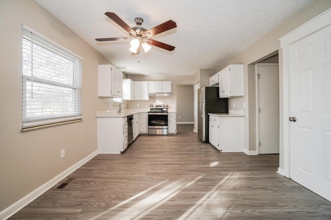 Foto del edificio - 7289 Timbercreek Ct