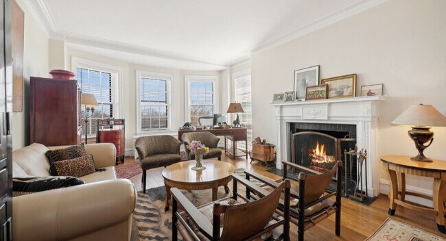 Foto del edificio - 2608 N Lakeview Ave