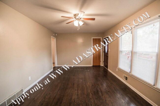 Building Photo - Nice Home in Independence-Available NOW!!