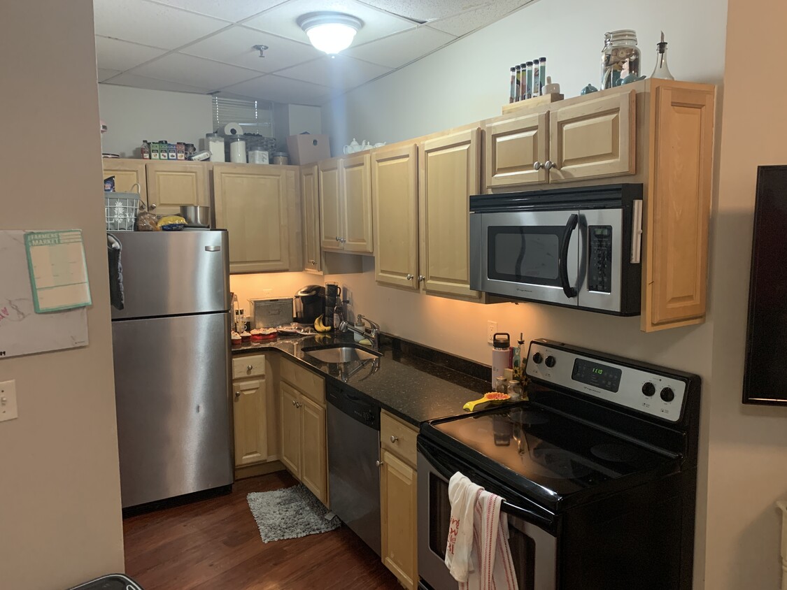 Primary Photo - 211 Park Dr