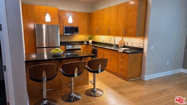 Foto del edificio - 3223 W 6th St