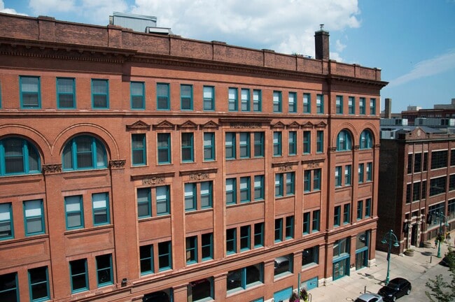 Interior Photo - Chicago Street Lofts